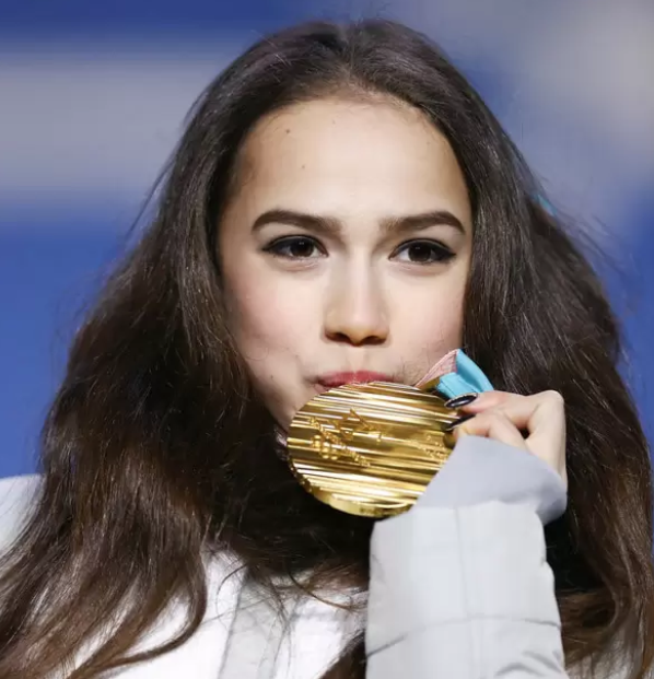 关于转折点！阿斯顿维拉调整名单，欧超杯冲刺阶段攻防权衡，球迷炸锅，临场指挥获称赞的信息