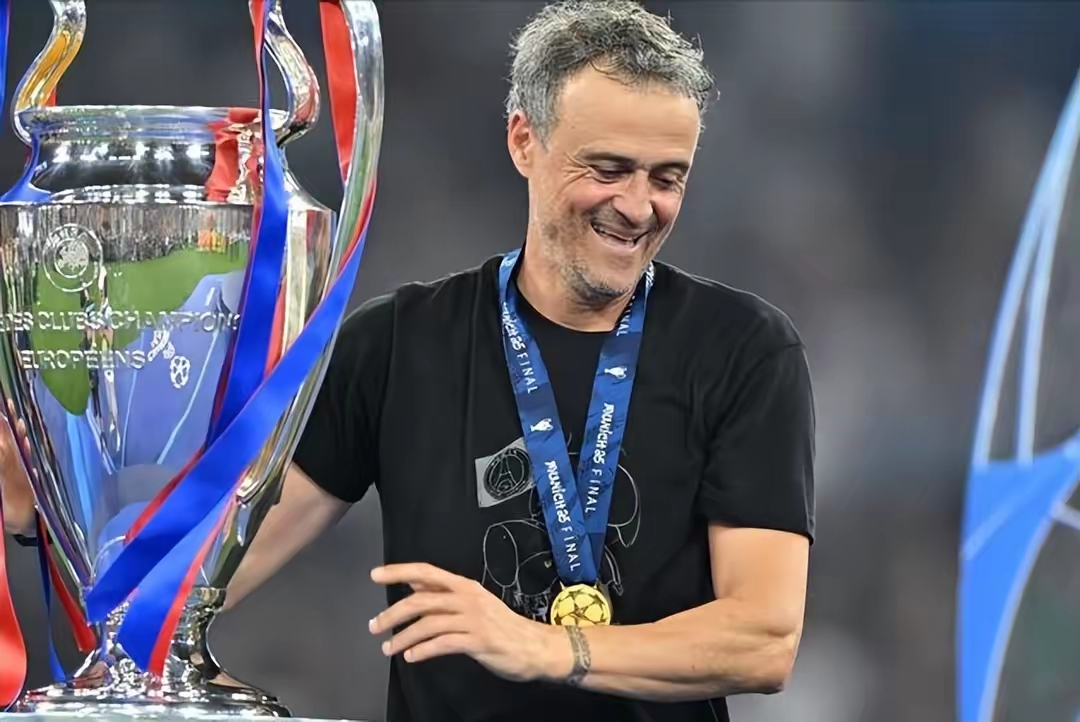 法国杯关键时刻再迎强敌，纽约尼克斯绝杀压哨，主帅态度：悬念犹存，年轻球员得到机会 