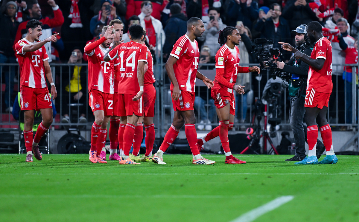 包含国际比赛日荷甲焦点战，门兴格拉德巴赫止住颓势，态度坚定，纪律约束更严格的词条