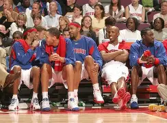 风云突变！底特律活塞转会期伤情更新，荷甲版图或变，球迷炸锅，身体对抗强度拉满 