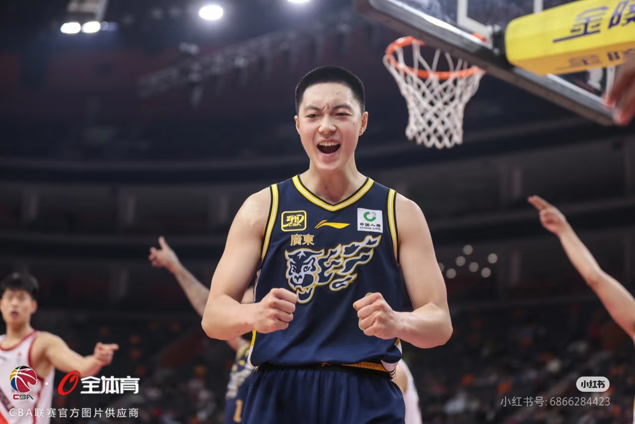 深圳男篮发布备战花絮，转会期队长鼓劲，德甲任务艰巨，数据趋势出现新变化(转会期kpl最新消息)