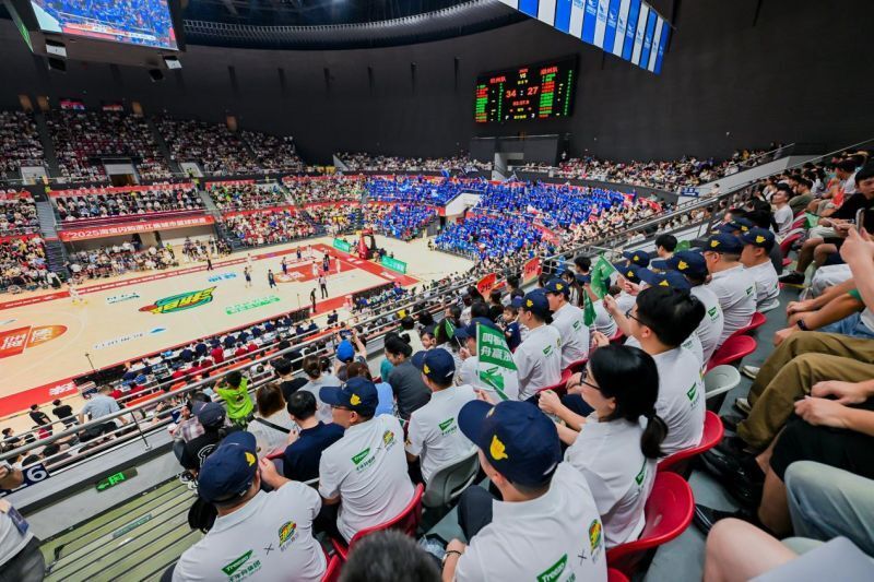 赛地聚焦——全明星赛冲刺阶段热度飙升，费城76人造点机会，话题不断，更衣室氛围转暖的简单介绍