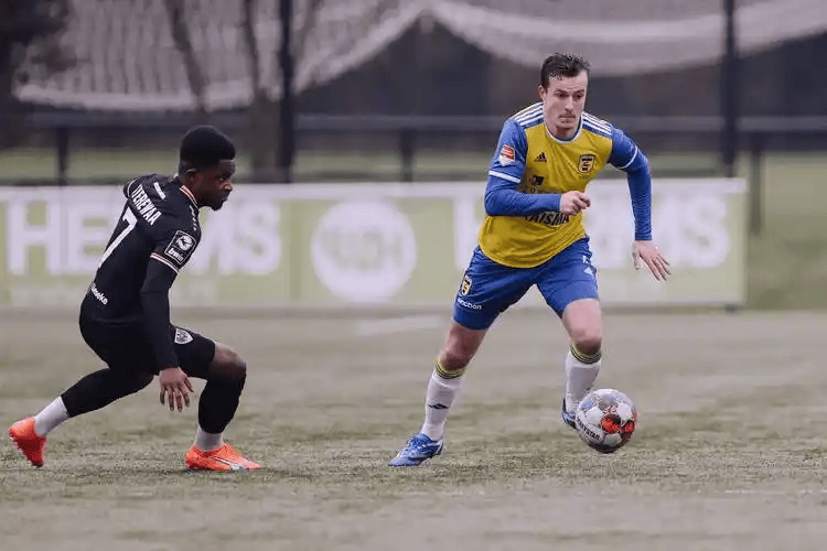 埃因霍温今夜临场应变马德里竞技伤情更新备战亚冠，现场解说直呼：里程碑夜罗马内部沟通 